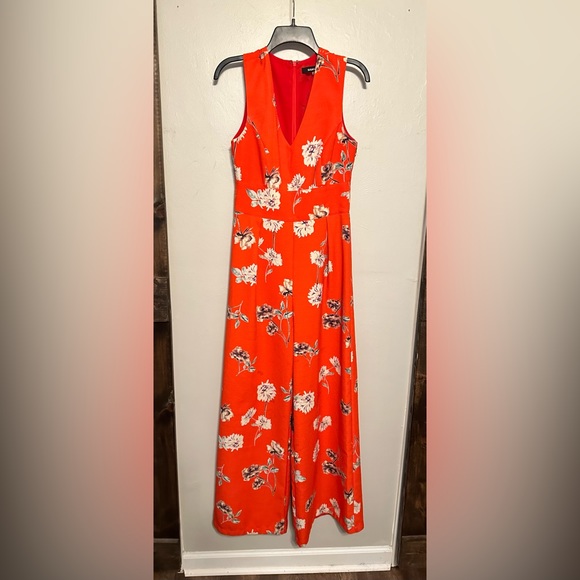 Pant suit - Picture 1 of 4